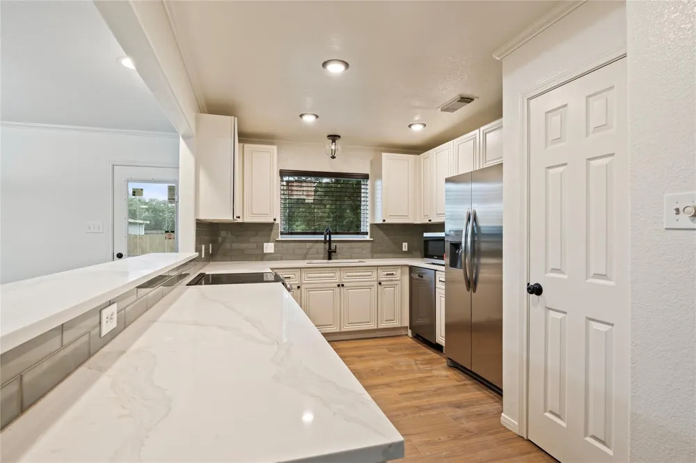 12324 Fm 1764 Santa Fe, TX 77510
