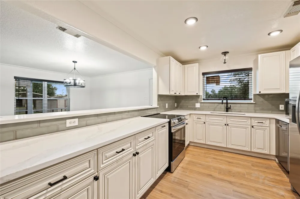 12324 Fm 1764 Santa Fe, TX 77510