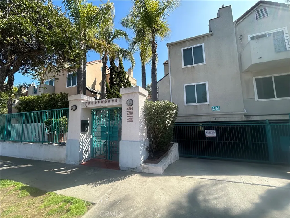 438 E Spruce Inglewood, CA 90301