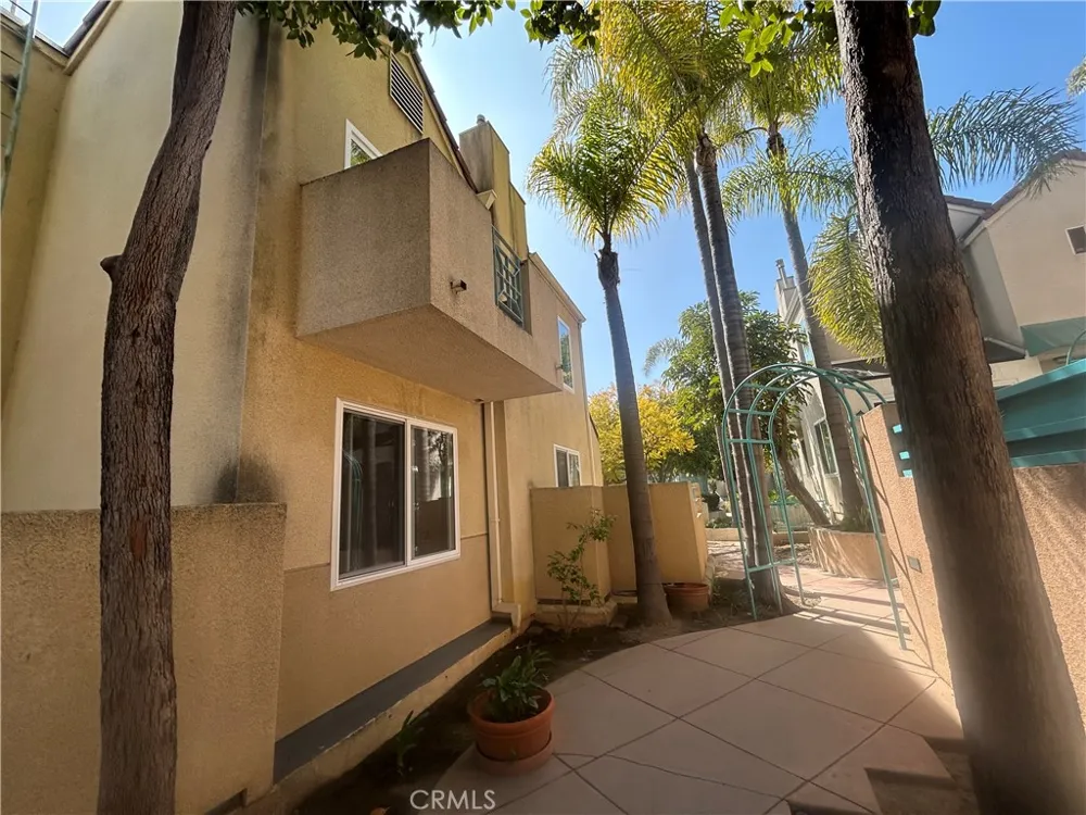 438 E Spruce Inglewood, CA 90301