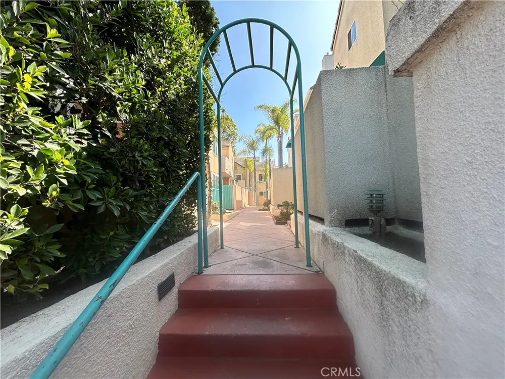 438 E Spruce Inglewood, CA 90301