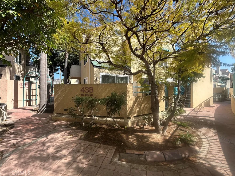438 E Spruce Inglewood, CA 90301