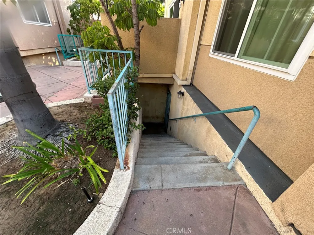 438 E Spruce Inglewood, CA 90301