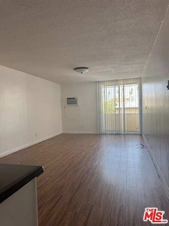 425 S Kenmore Avenue #311 Los Angeles, CA 90020