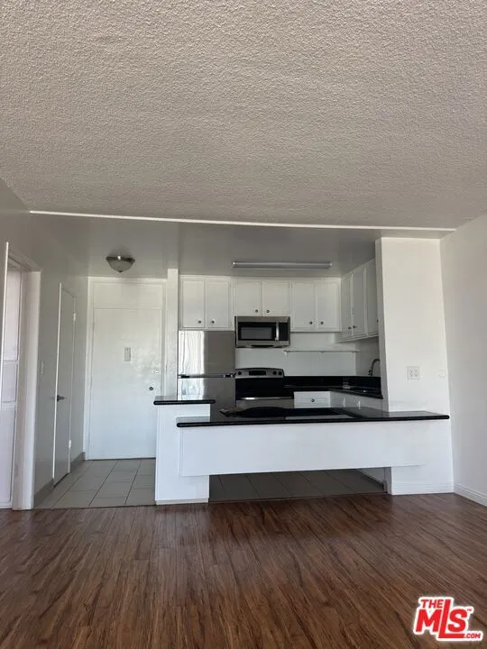 425 S Kenmore Avenue #311 Los Angeles, CA 90020