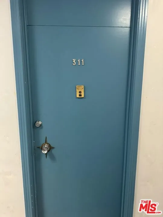 425 S Kenmore Avenue #311 Los Angeles, CA 90020