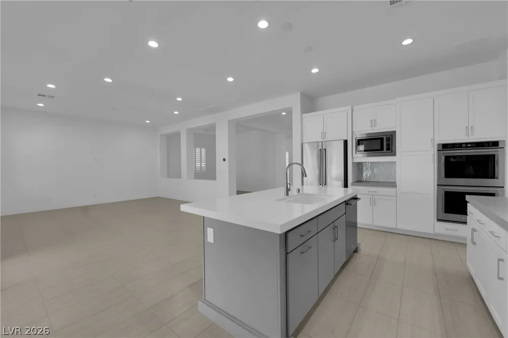6677 Regency Stone Way Las Vegas, NV 89148