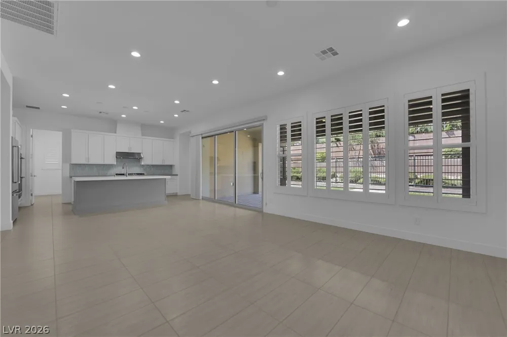 6677 Regency Stone Way Las Vegas, NV 89148