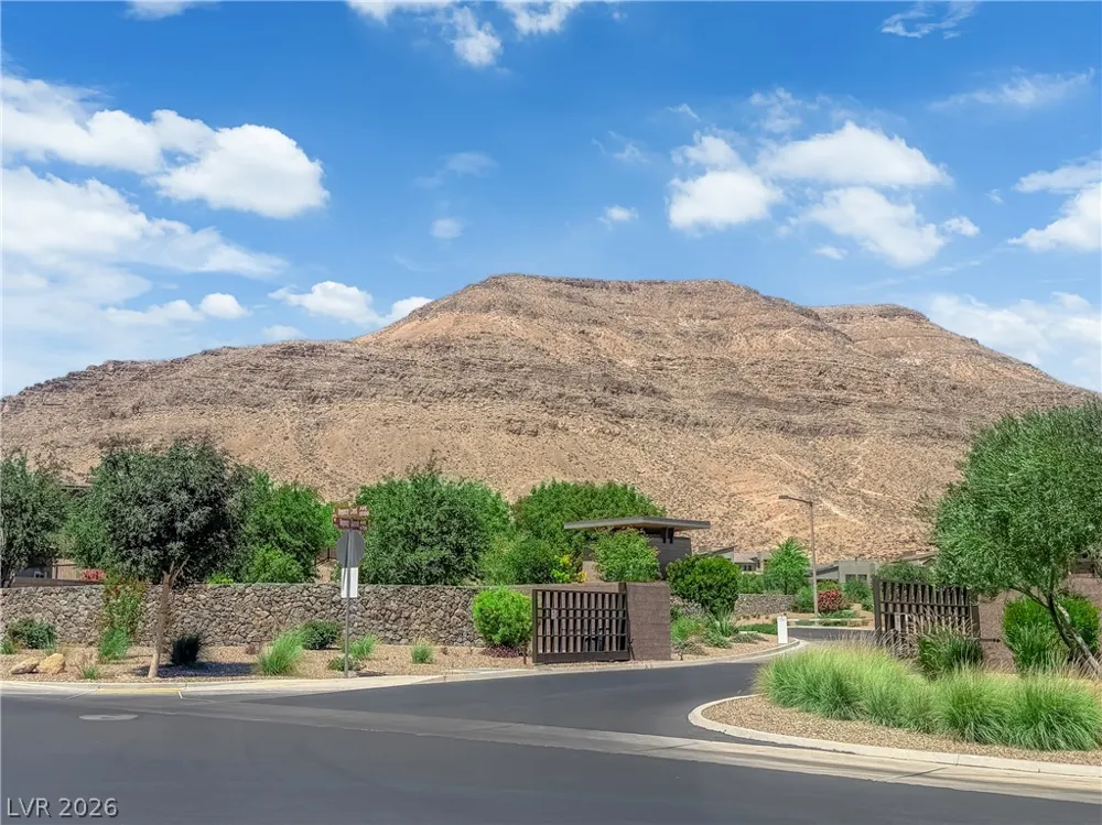 6677 Regency Stone Way Las Vegas, NV 89148