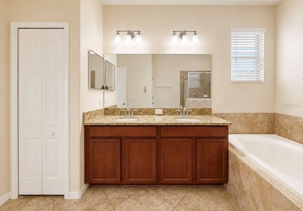 619 WABASH BREEZE CIRCLE Ruskin, FL 33570