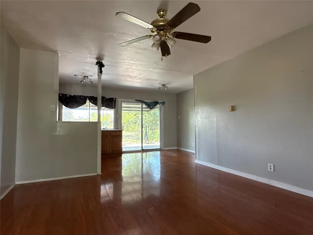 7323 Walnut Valley Drive San Antonio, TX 78242