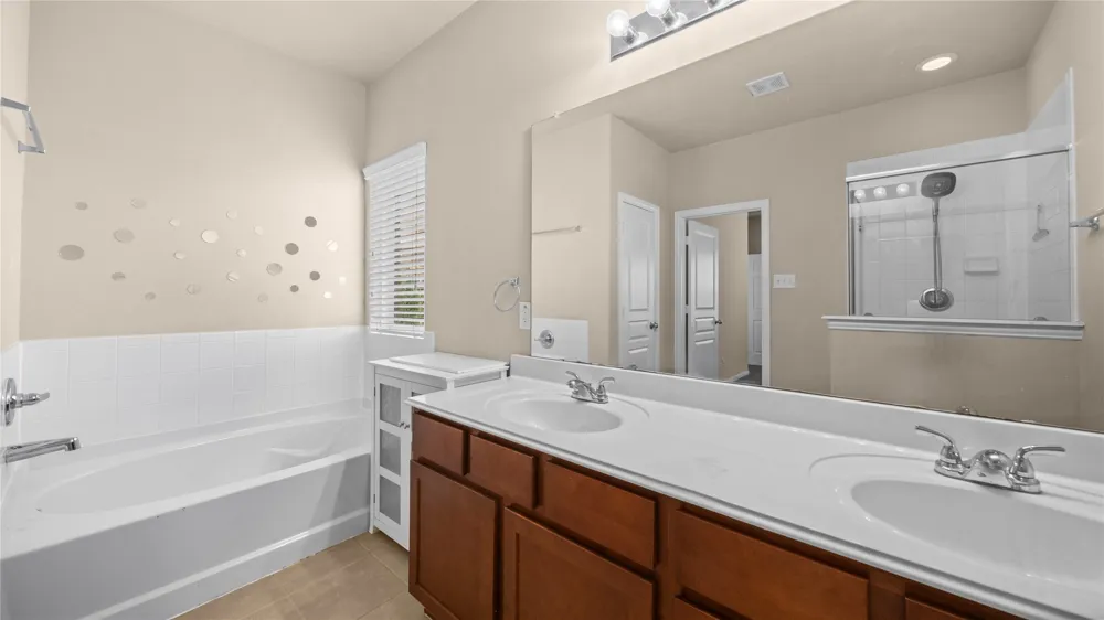 2237 Onyx Court Texas City, TX 77591