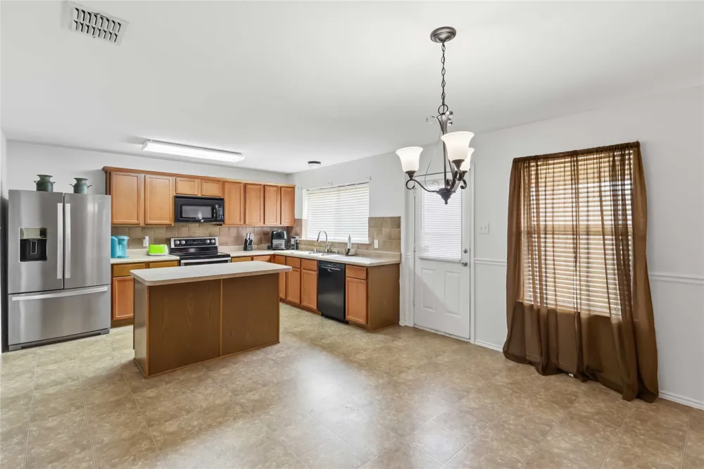 1003 Ingram Drive Forney, TX 75126
