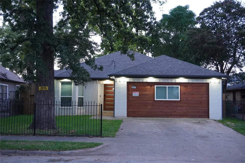 2617 Birmingham Avenue Dallas, TX 75215