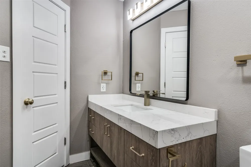 2617 Birmingham Avenue Dallas, TX 75215