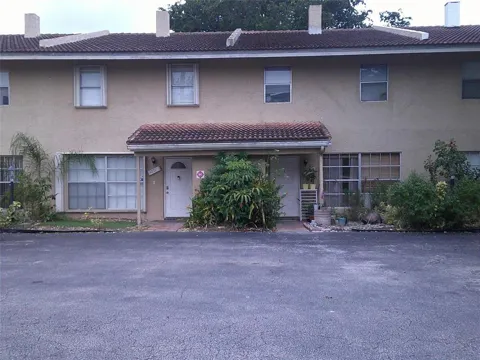 4291 CORAL SPRINGS DRIVE #3E