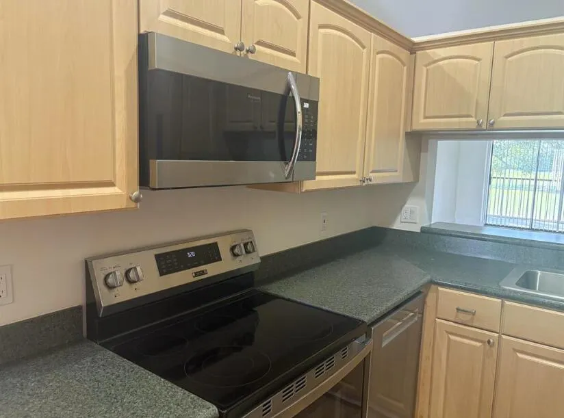 1112 KEYSTONE DRIVE #E Jupiter, FL 33458