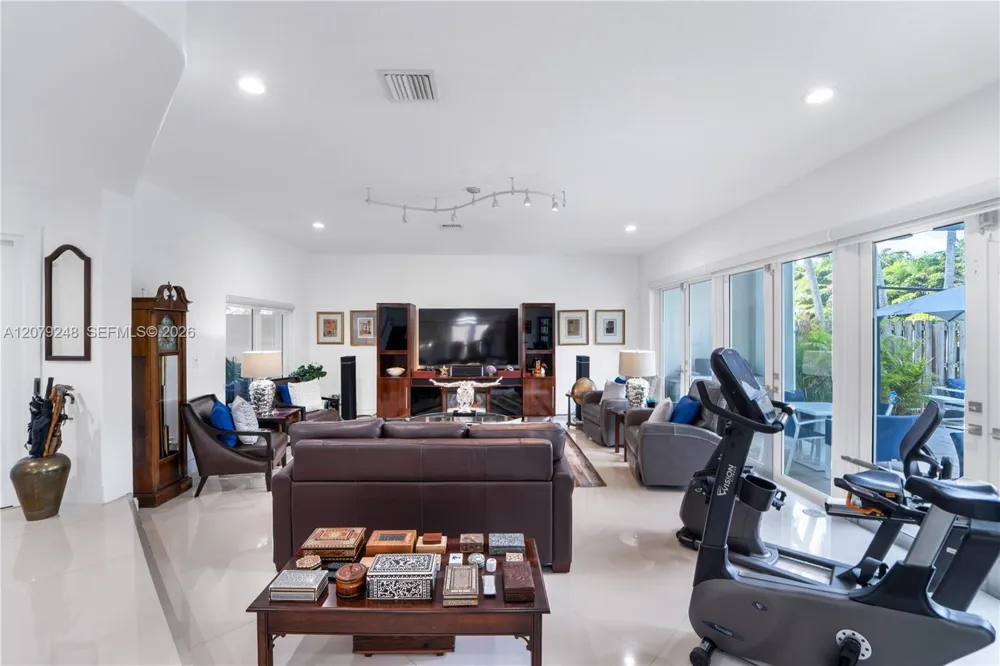 5348 NW 106th Ct Doral, FL 33178