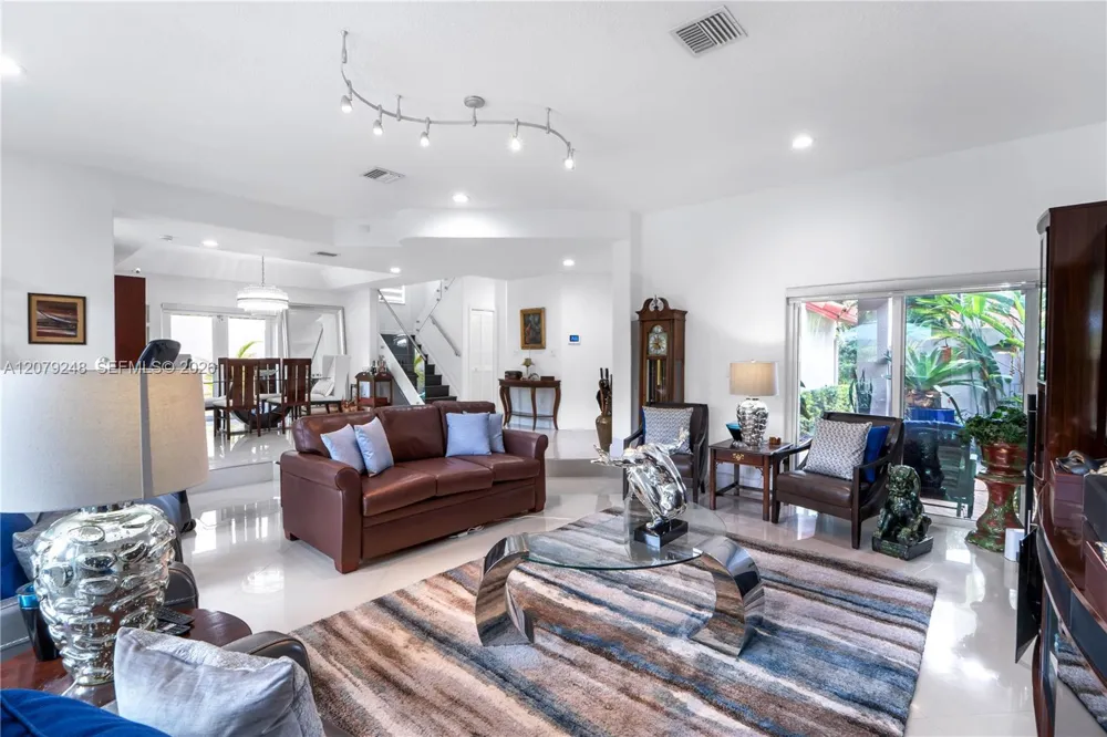 5348 NW 106th Ct Doral, FL 33178