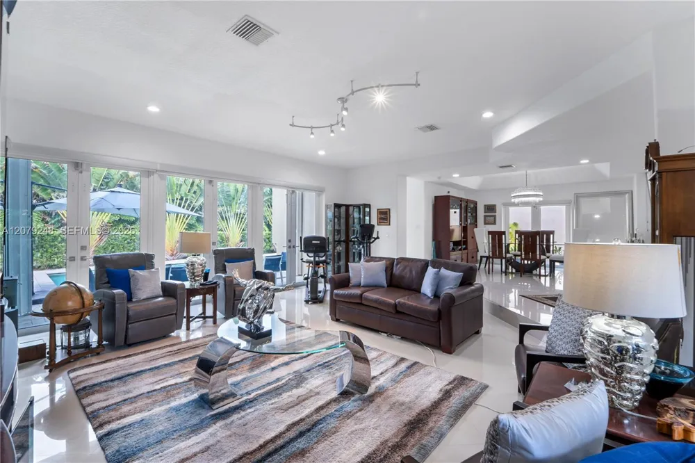 5348 NW 106th Ct Doral, FL 33178