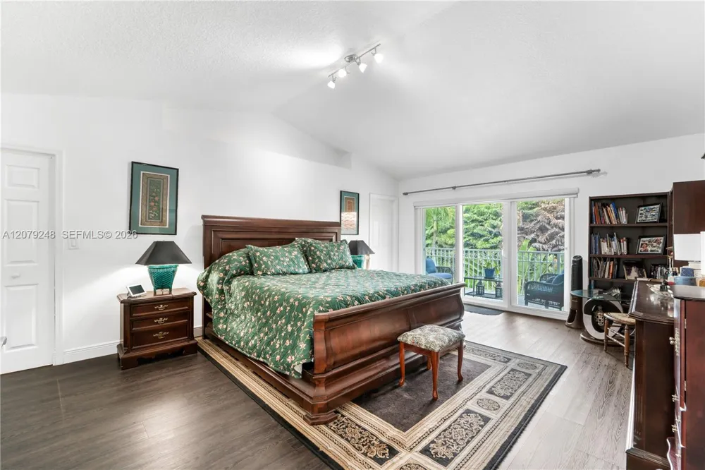 5348 NW 106th Ct Doral, FL 33178