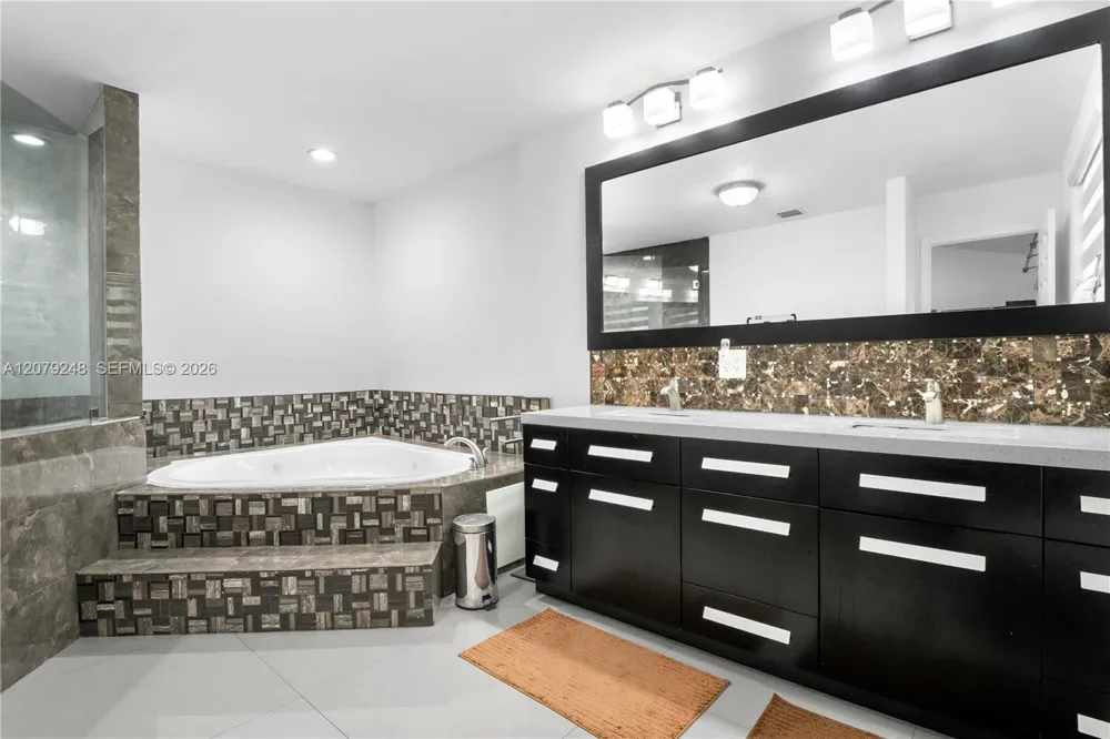 5348 NW 106th Ct Doral, FL 33178