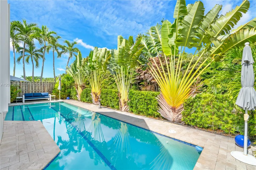5348 NW 106th Ct Doral, FL 33178