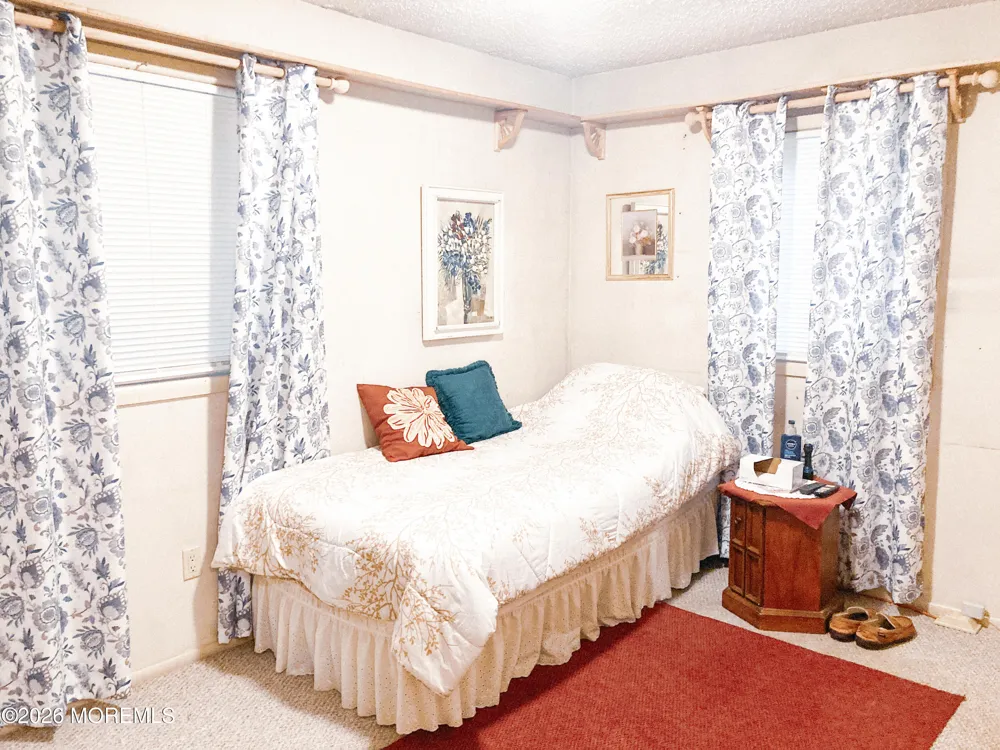 3 Swan Street Manchester, NJ 08759