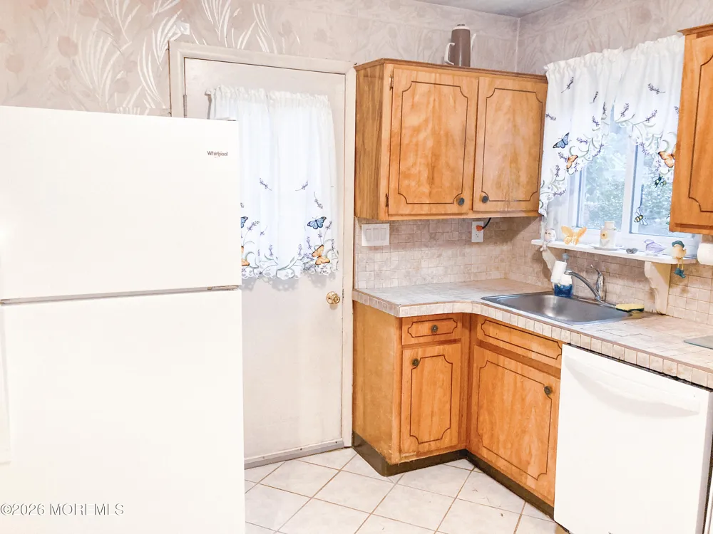3 Swan Street Manchester, NJ 08759
