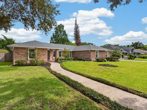 992 SLEEPING ROCK COURT