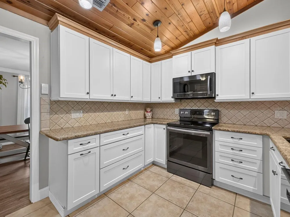 992 SLEEPING ROCK COURT Winter Springs, FL 32708