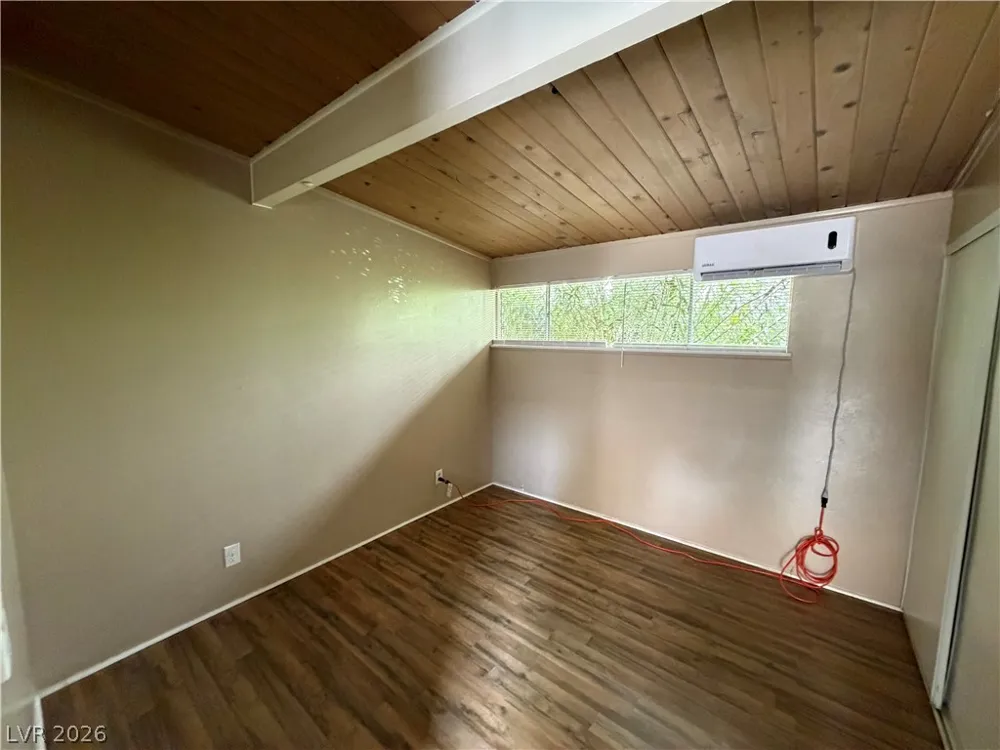 4512 Exposition Avenue Las Vegas, NV 89102