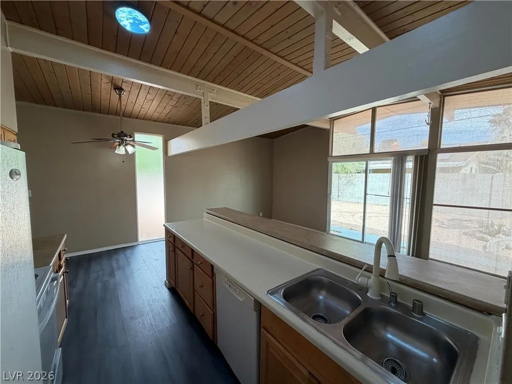 4512 Exposition Avenue Las Vegas, NV 89102