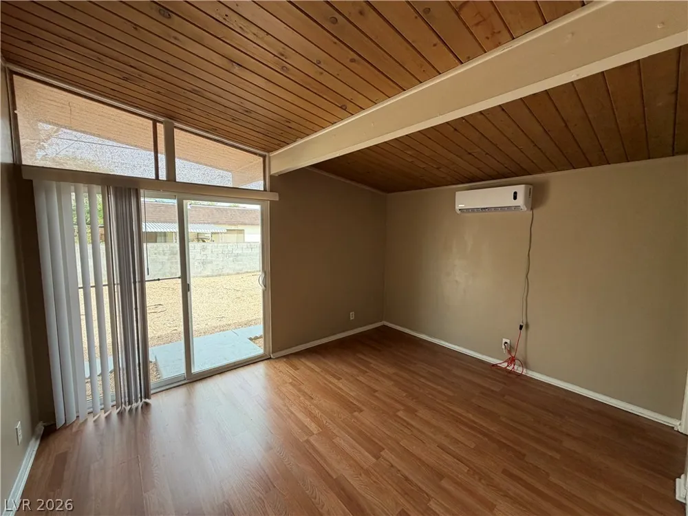 4512 Exposition Avenue Las Vegas, NV 89102