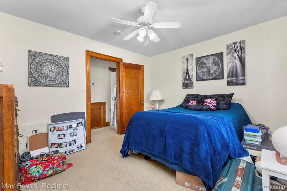 2222 Montroyal Avenue Waterford Charter Township, MI 48328