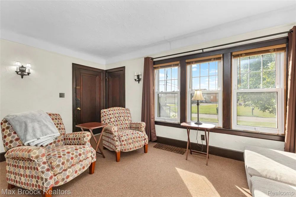 2222 Montroyal Avenue Waterford Charter Township, MI 48328