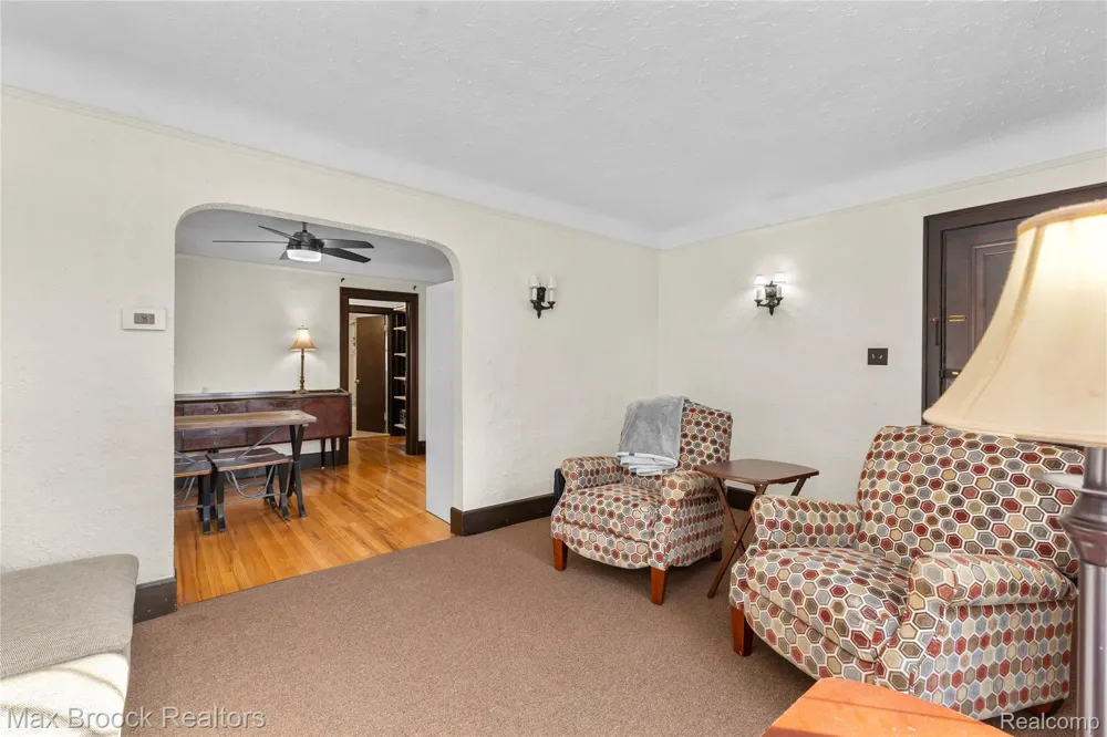 2222 Montroyal Avenue Waterford Charter Township, MI 48328