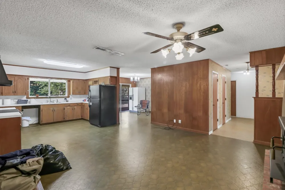 2162 Old Waxahachie Road Ennis, TX 75119