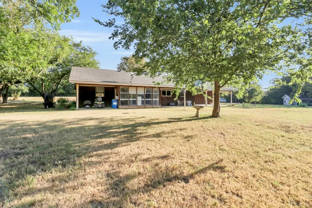 2162 Old Waxahachie Road Ennis, TX 75119