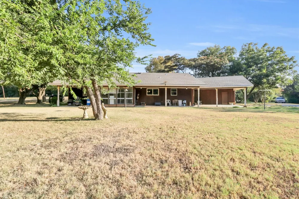 2162 Old Waxahachie Road Ennis, TX 75119