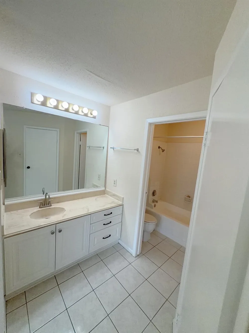 6666 Harbor Town Drive #A110 Houston, TX 77036