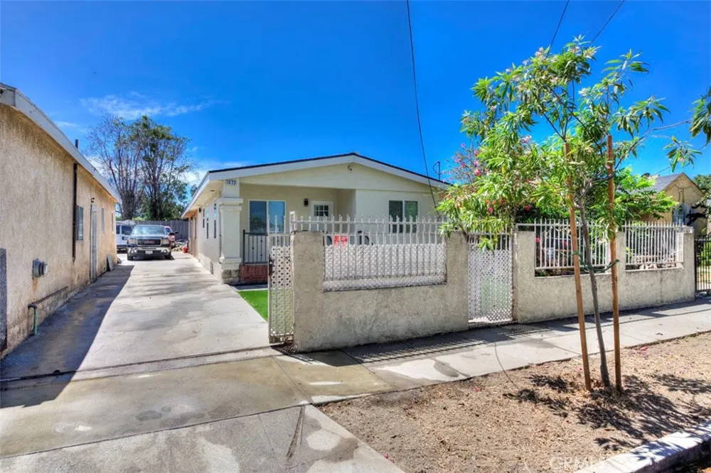 1474 E 110th Los Angeles, CA 90059