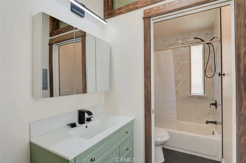 1474 E 110th Los Angeles, CA 90059