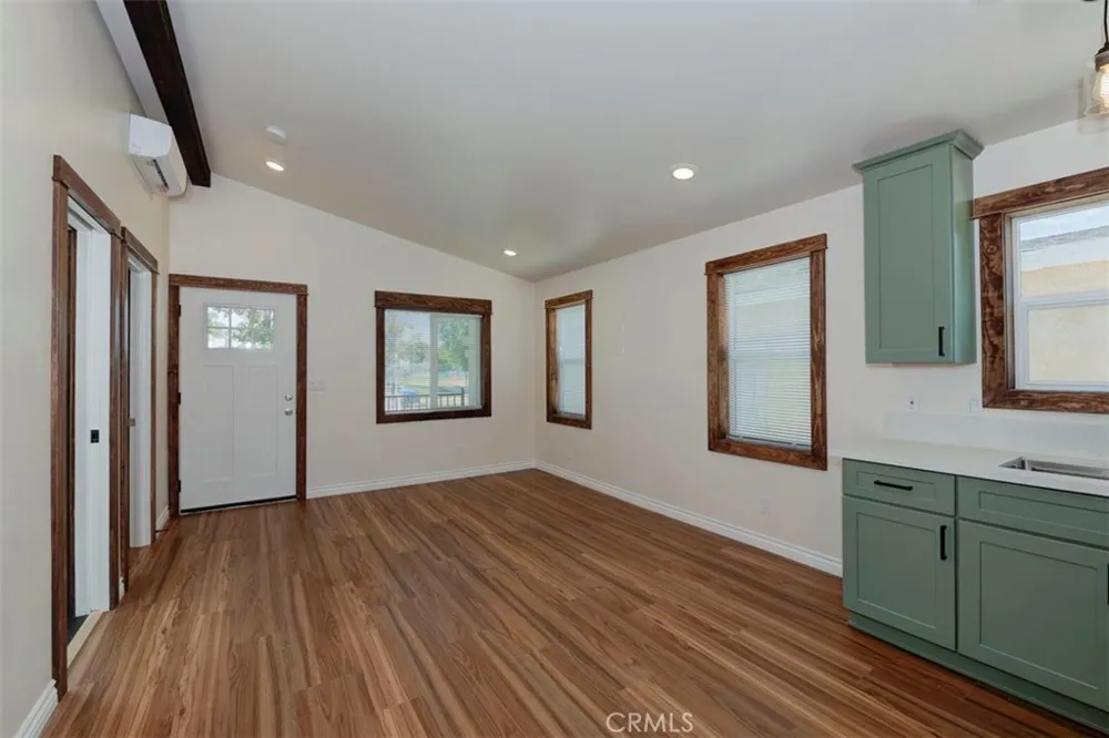 1474 E 110th Los Angeles, CA 90059