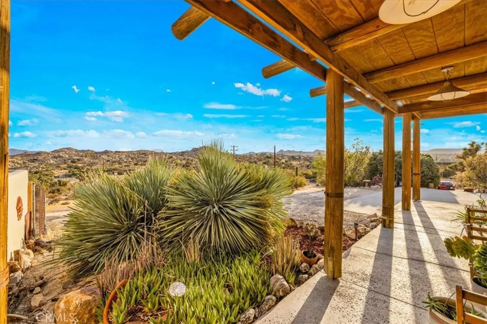 5484 Paisano Yucca Valley, CA 92284