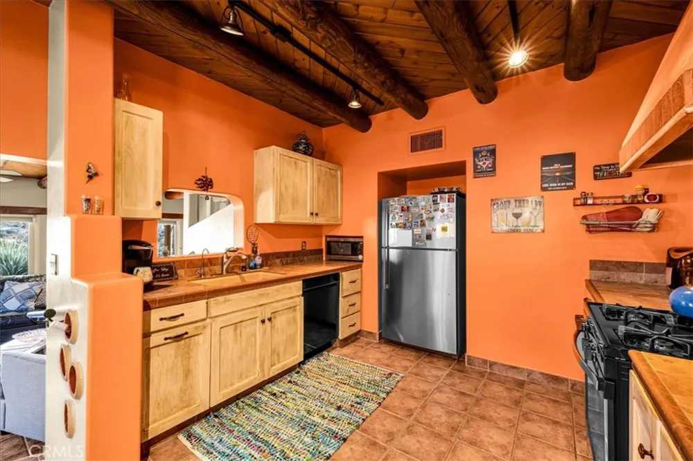 5484 Paisano Yucca Valley, CA 92284