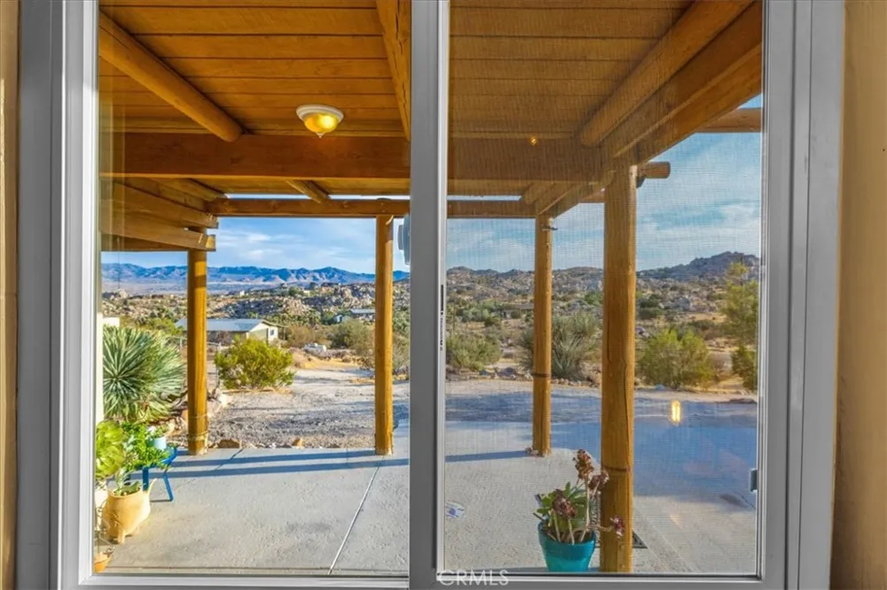 5484 Paisano Yucca Valley, CA 92284