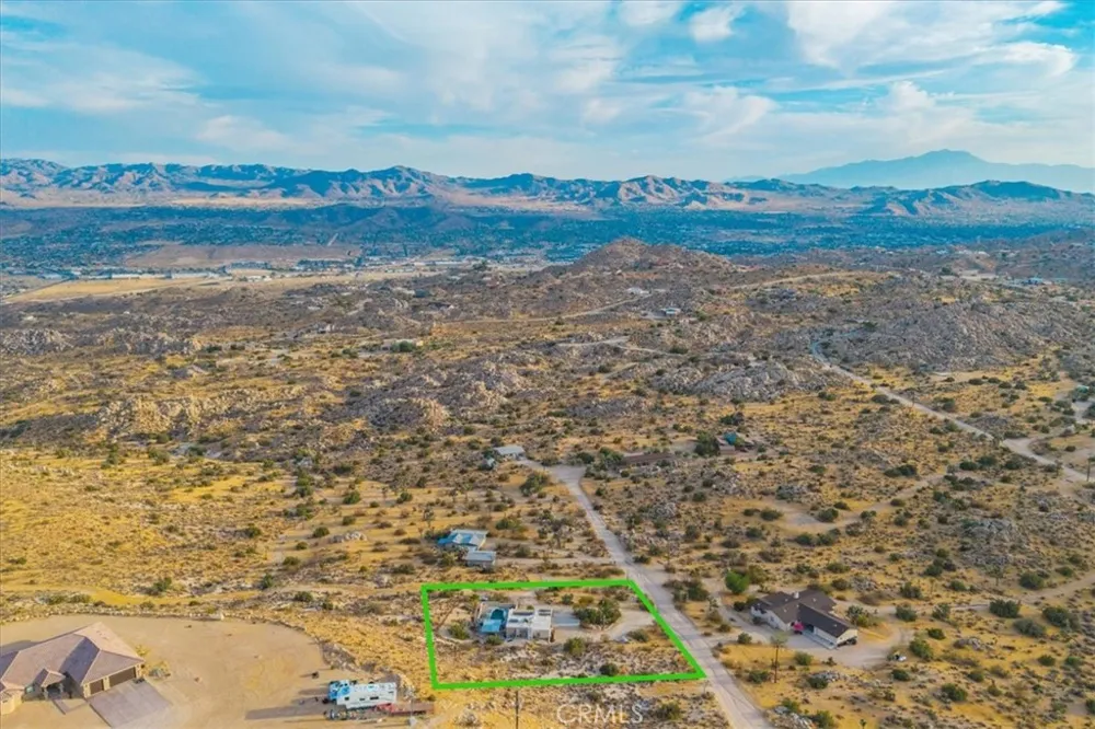 5484 Paisano Yucca Valley, CA 92284