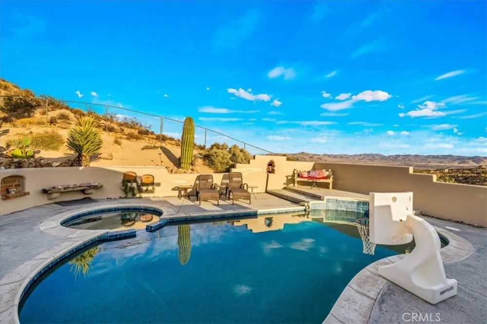 5484 Paisano Yucca Valley, CA 92284