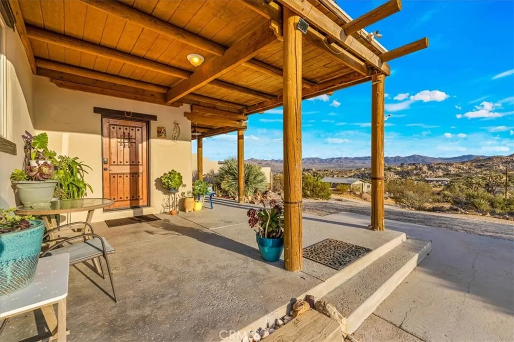 5484 Paisano Yucca Valley, CA 92284